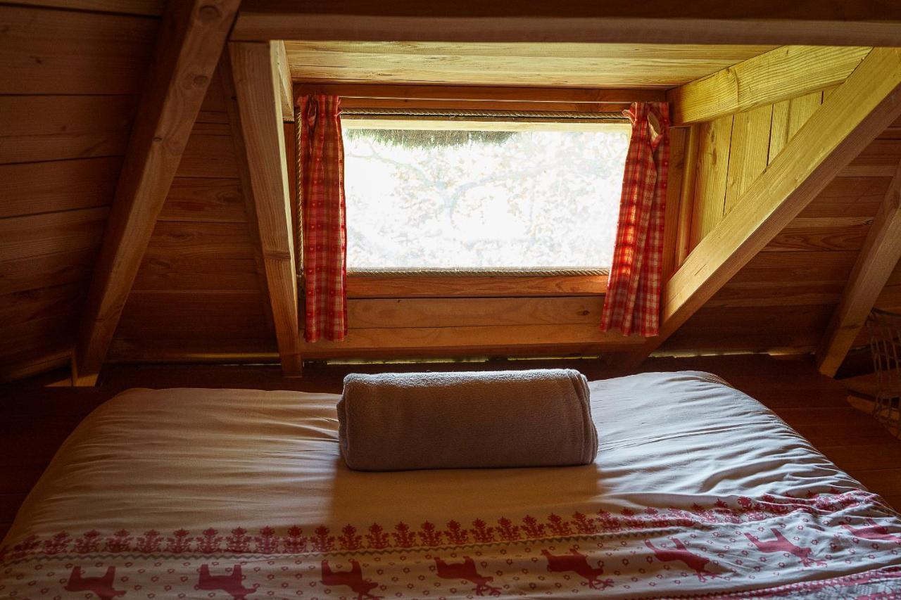 Cabane Perchee Dans Les Arbres Saint-Hilaire-en-Morvan Exterior photo